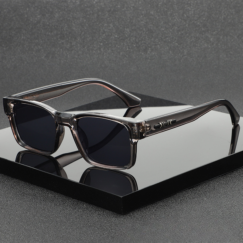 Unisex square eyewear, modern & lightweight. Dual tone sunglasses offering UV400 eye protection.