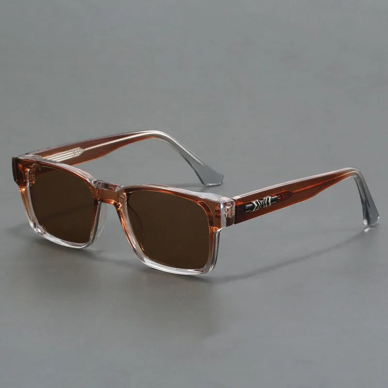 Elegant unisex square sunglasses, contemporary design, complete UV protection. Chic modern shades.
