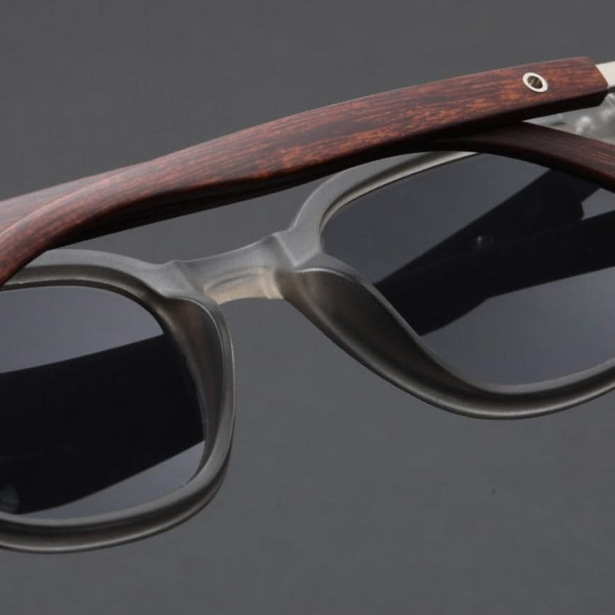 Modern unisex sunglasses, lightweight with scratch-resistant lenses & unique acetate wood frame.