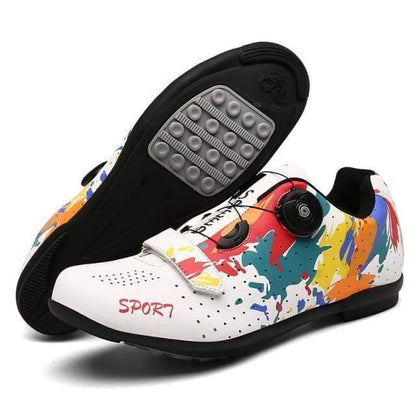 Side profile of a unisex cycling shoe with flat pedal grip, designed for versatile outdoor use