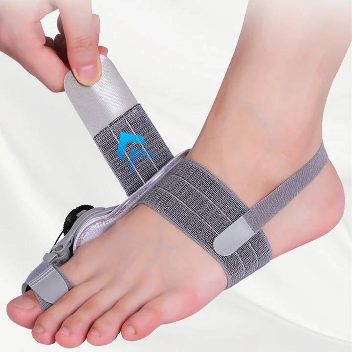 Unisex silicone toe separator for bunion correction. Provides adjustable foot alignment & lasting pain relief.