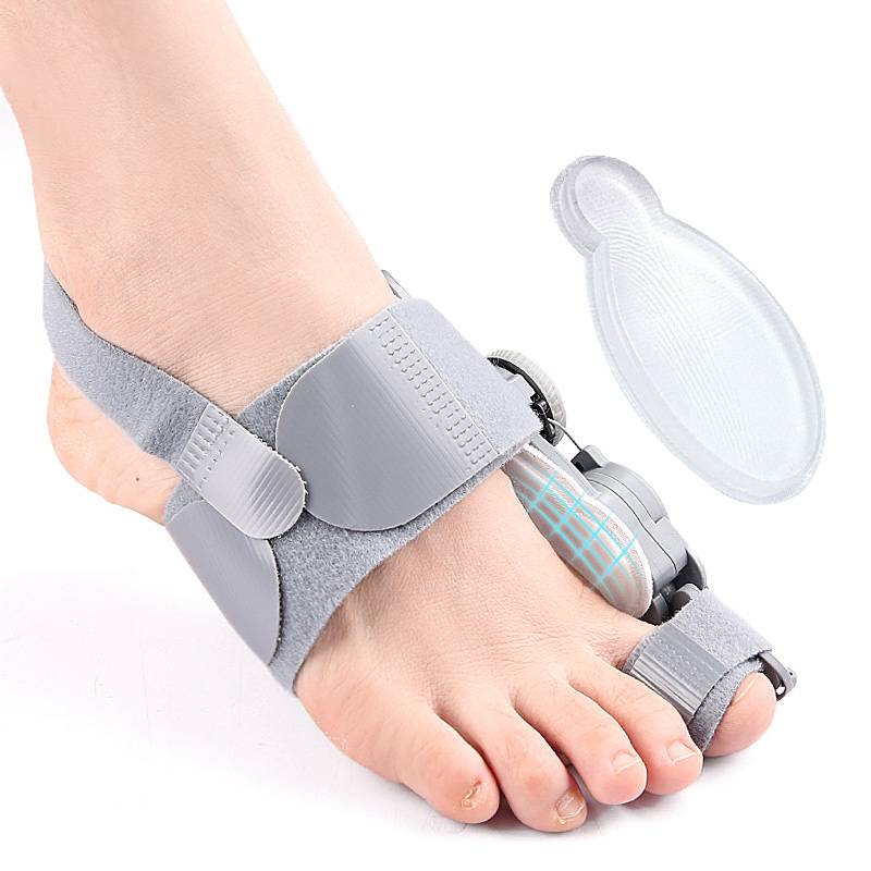 Natural bunion relief device: Silicone toe spacer for corrective foot alignment, comfort, and bunion pain prevention.