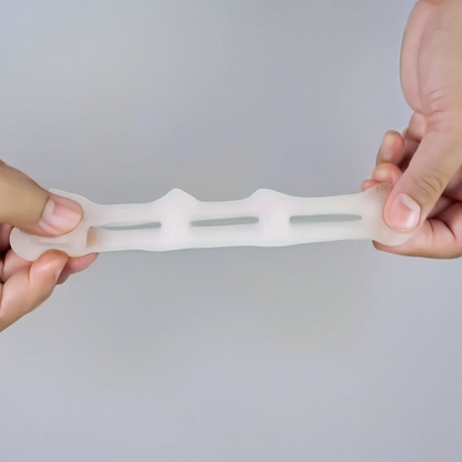 Orthopedic toe separator splint for hammer toe, improving foot alignment & providing pain relief.