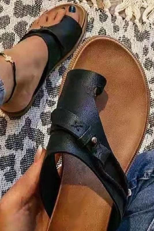 Unisex hiking sandals with orthotic arch support, ideal for comfortable outdoor walks & travel.