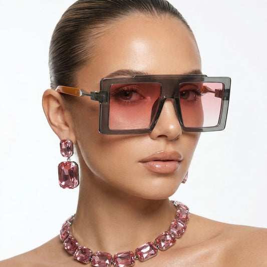 Unisex oversized square UV400 sunglasses for fashion & eye protection.