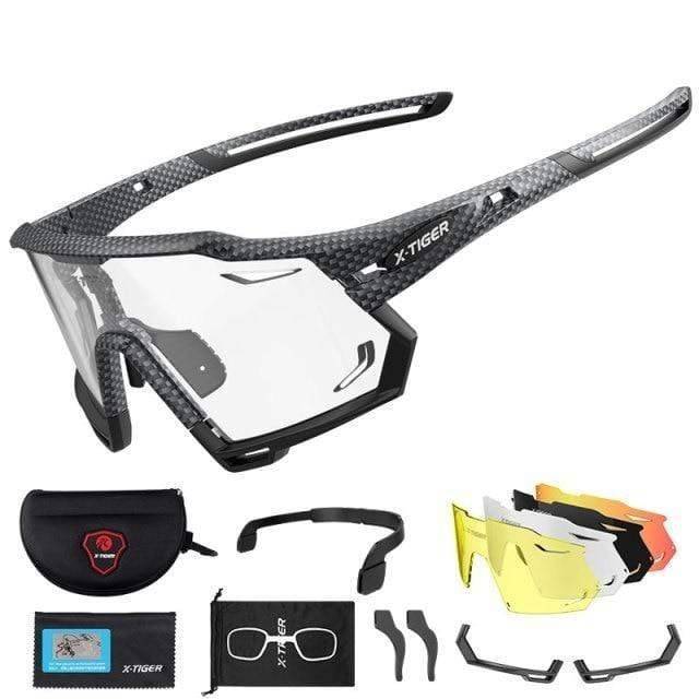 Robust photochromic cycling goggles, unisex design, offering superior eye protection