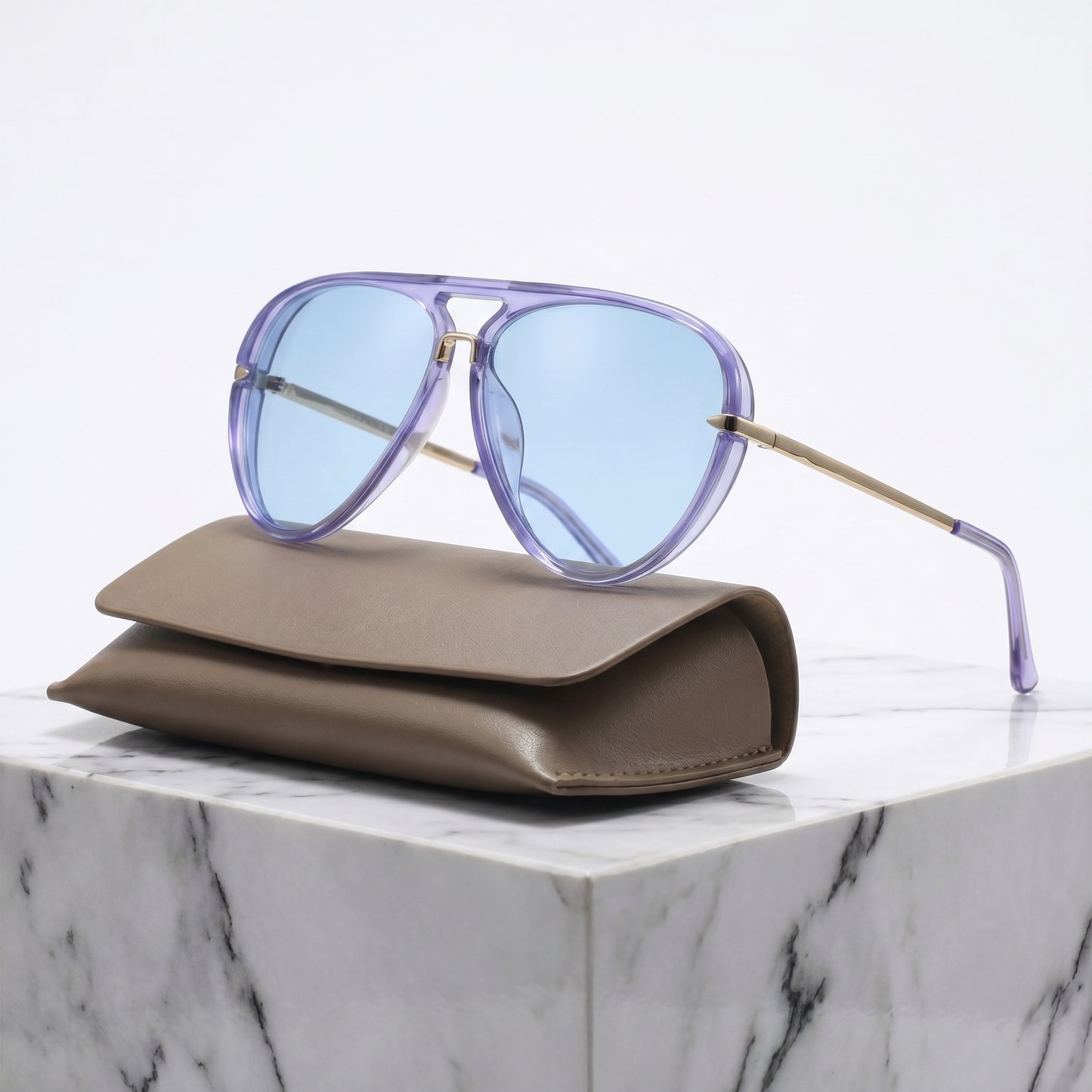 Lightweight unisex pilot sunglasses, perfect travel essentials with UV400 eye protection and comfort.