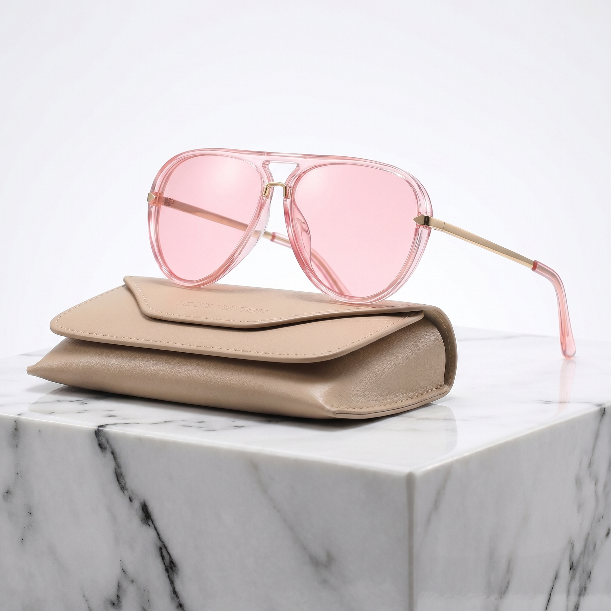 Fashionable unisex pilot sunglasses, timeless design for sun protection & eye comfort, UV400.