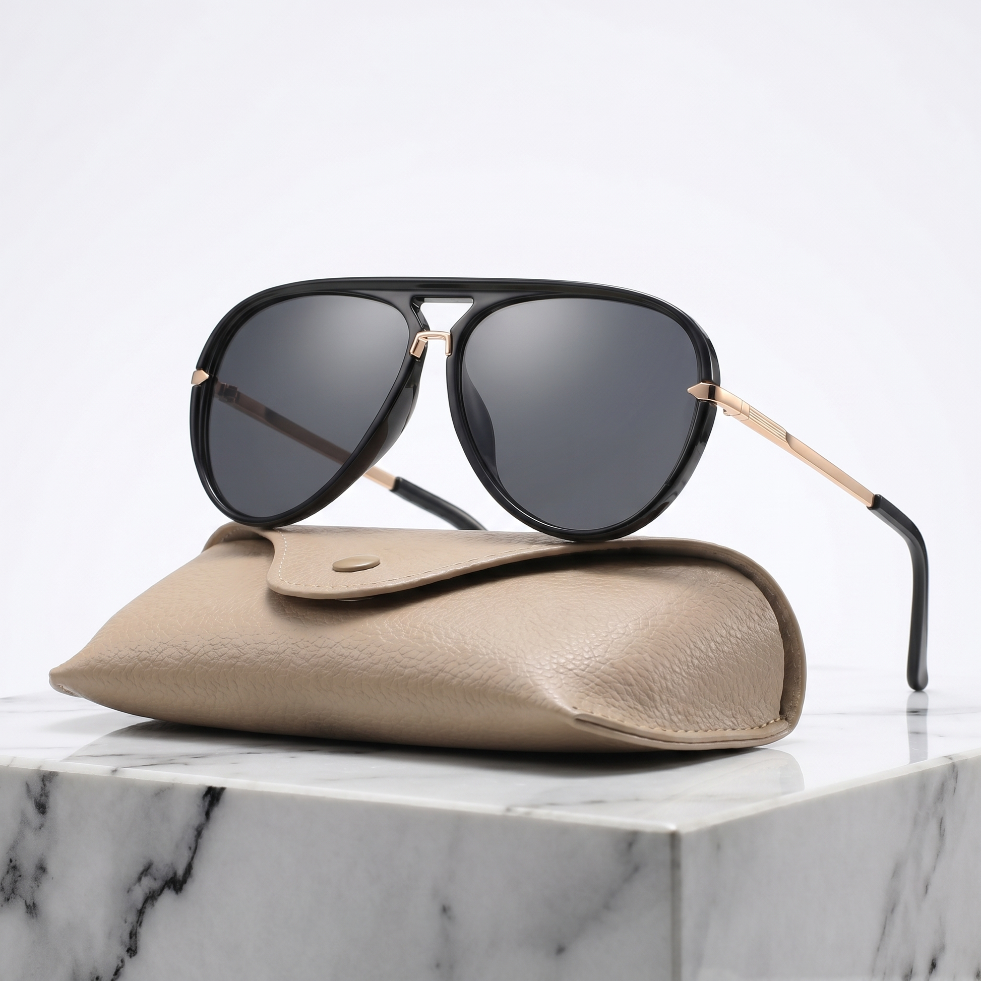Premium unisex pilot sunglasses, UV400 protection and lightweight for comfortable, all-day wear.