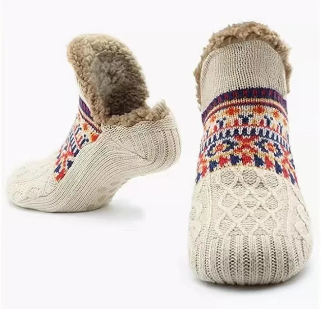 Comfortable plush house socks, unisex and warm, with a durable non-slip sole.