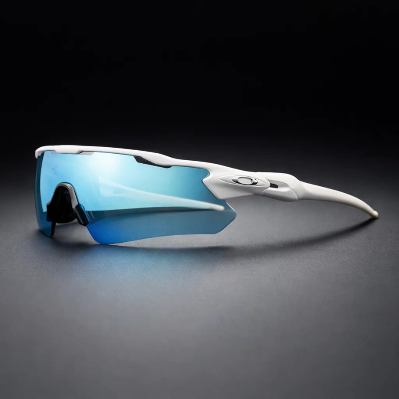 Lightweight polarized cycling sunglasses for men & women, ideal for outdoor performance & UV protection.