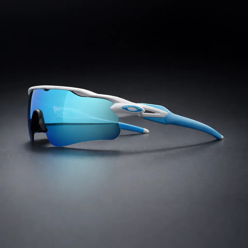 Lightweight unisex activewear sunglasses with polarized lenses, designed for optimal sports performance.