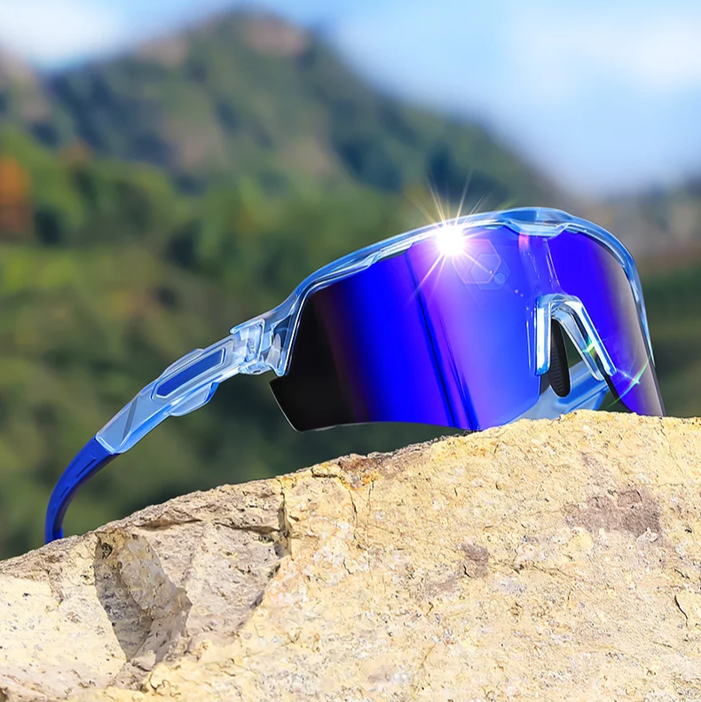 Unisex polarized cycling sunglasses, ideal for outdoor gear, reducing glare & providing UV protection for sports.