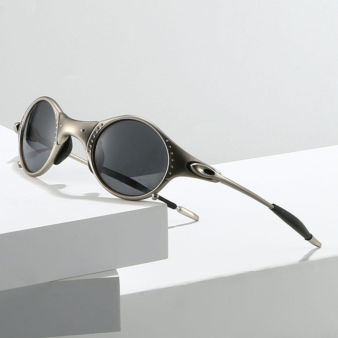 Modern unisex polarized sunglasses, lightweight and durable, great for cycling and all outdoor activewear.