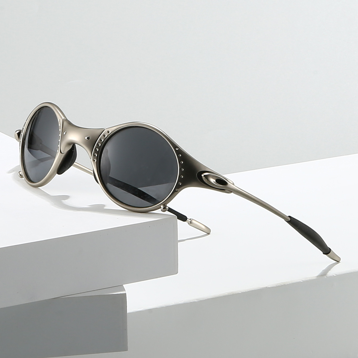 Modern unisex polarized sunglasses, lightweight and durable, great for cycling and all outdoor activewear.