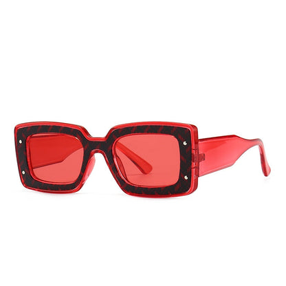 Unisex polarized UV400 sunglasses, ideal for glare reduction outdoors. Essential stylish eyewear for eye protection.