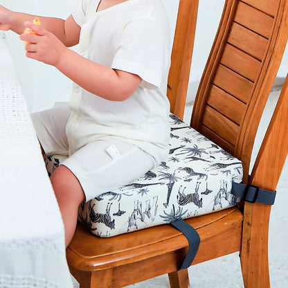 Unisex portable high chair travel booster seat for dining, perfect for baby feeding on-the-go.