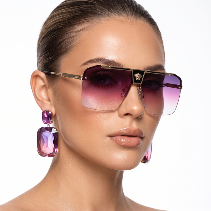 Fashionable unisex rectangular sunglasses offering full UV protection. A stylish modern accessory.