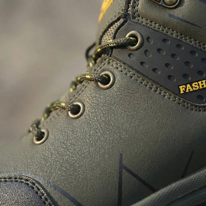 Durable unisex work boots with retro style. Rugged ankle footwear, ideal for tough jobs & trails.