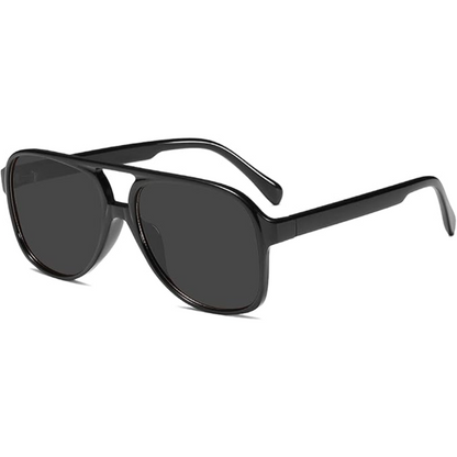 Detailed view of the UV400 protected lenses on these iconic unisex retro aviator sunglasses.