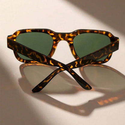 Unisex bold frame retro shades with UV protection. A stylish eyewear accessory for any summer outfit.