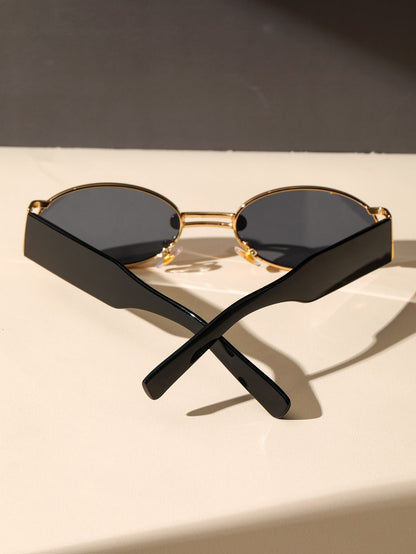Stylish modern shades, unisex, featuring advanced UV protection lenses.