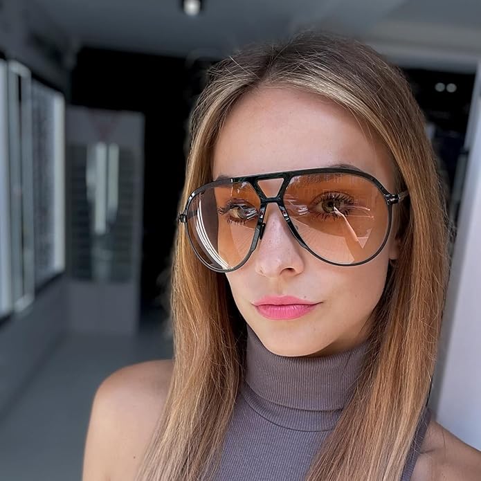 Lightweight unisex aviator sunglasses featuring trendy square lenses for ultimate summer comfort.