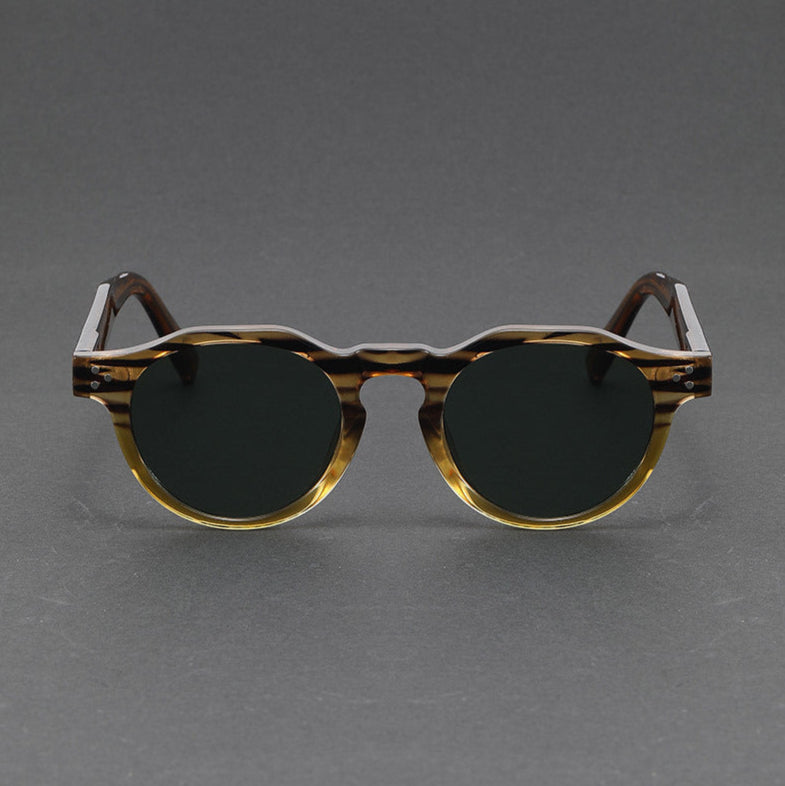 Classic unisex retro sunglasses with polarized lenses, offering superior UV eye protection & reduced glare.