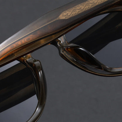 Fashionable unisex retro polarized sunglasses, ideal for outdoor adventures with complete UV protection.