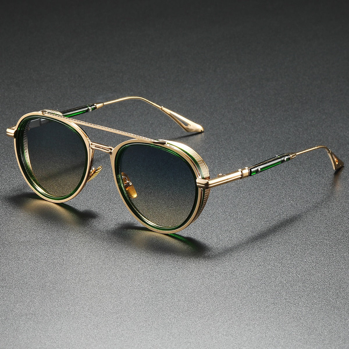 Vintage-inspired unisex round sunglasses with comfortable metal frames & fashionable gradient lenses for sun protection.