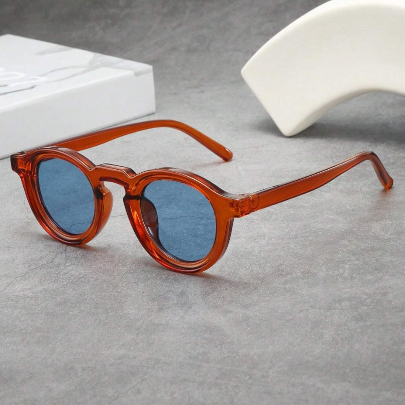 Elegant unisex retro round sunglasses with UV400, a timeless accessory.