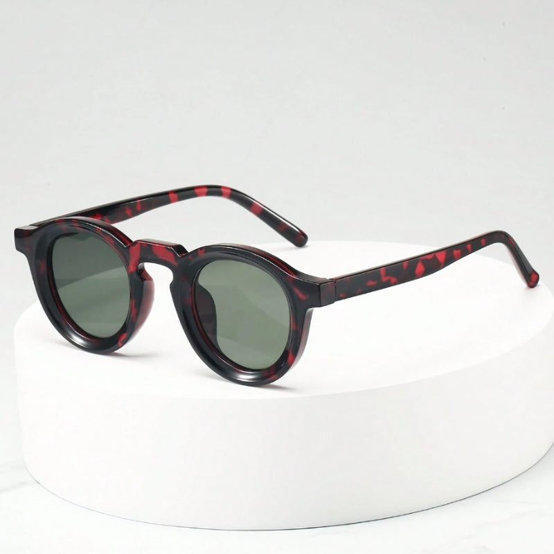 Stylish retro round sunglasses, unisex design with UV400 lenses.