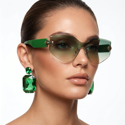 Unisex retro square-frame sunglasses with UV400 protection. Stylish fashion eyewear.
