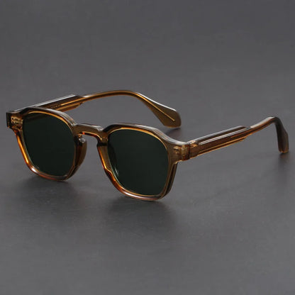 Unisex retro square sunglasses for a classic style, offering vintage eyewear fashion with UV protection.