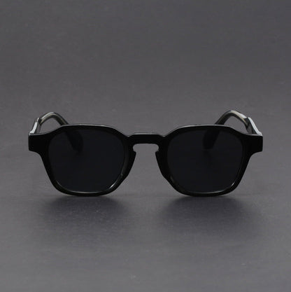 Unisex retro square sunglasses, essential classic style eyewear for a cool, vintage-inspired look.