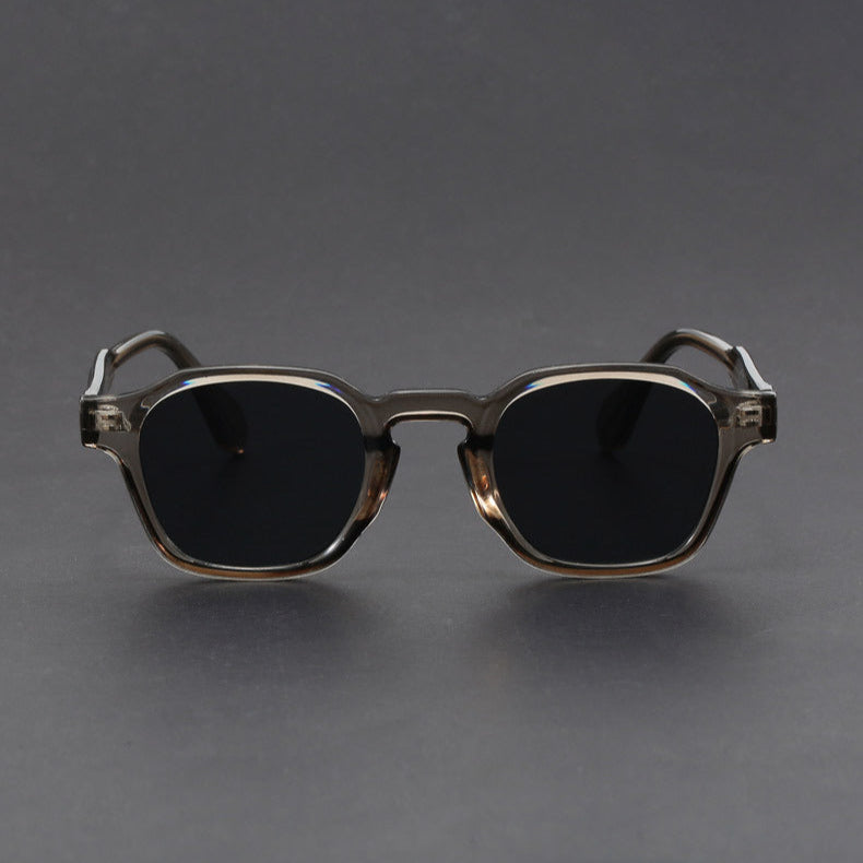 Stylish unisex retro square sunglasses with UV protection for eye safety & a classic vintage look.