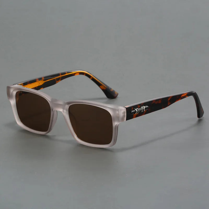 Stylish retro squared-frame sunglasses, a unisex fashion accessory for any look.