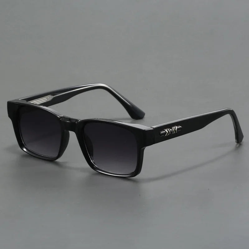 Unisex retro squared-frame sunglasses, perfect for daily eye protection and style.