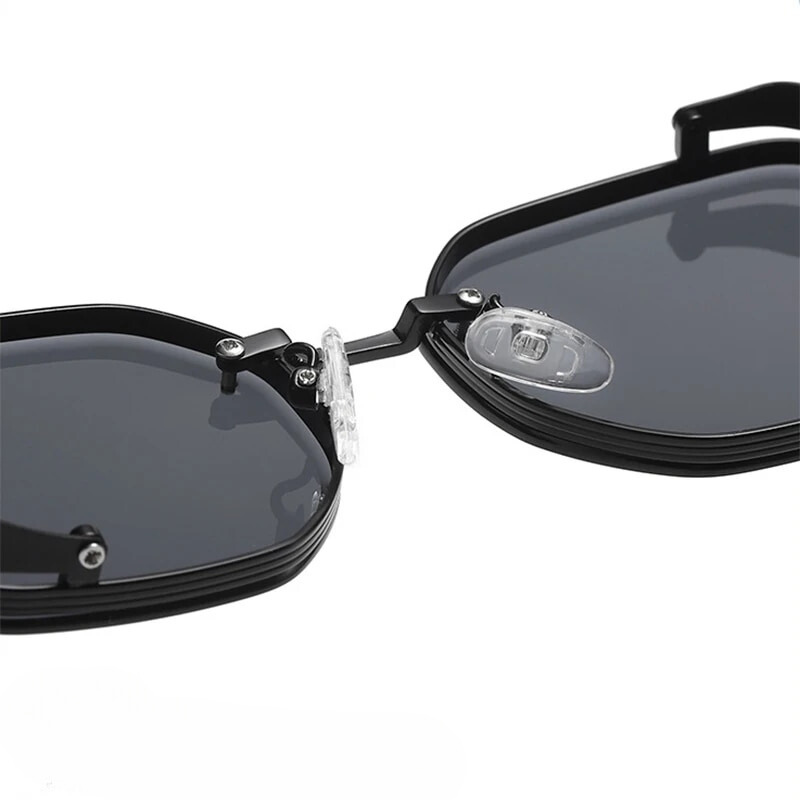 Classic round steampunk sunglasses for men & women, blending retro aesthetics with modern UV protection technology.