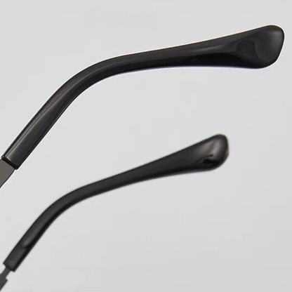 Retro Vintero sunglasses with UV protection. Unisex stylish eyewear for fashion-forward vintage enthusiasts.
