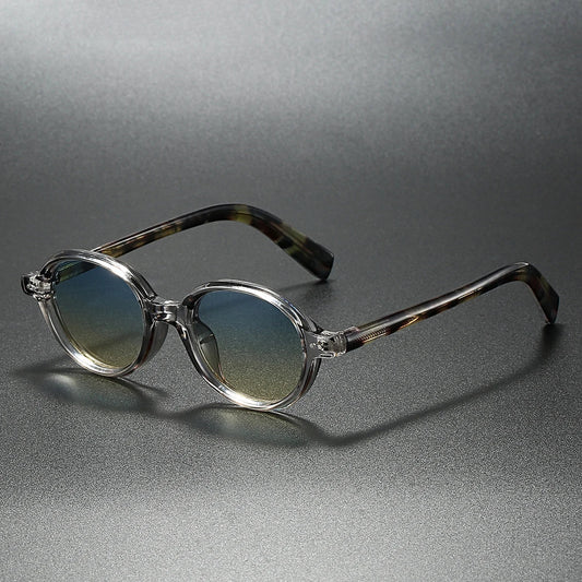 Unisex Roma Vista sunglasses blend vintage charm & modern style. UV protected eyewear, perfect fashion accessory.