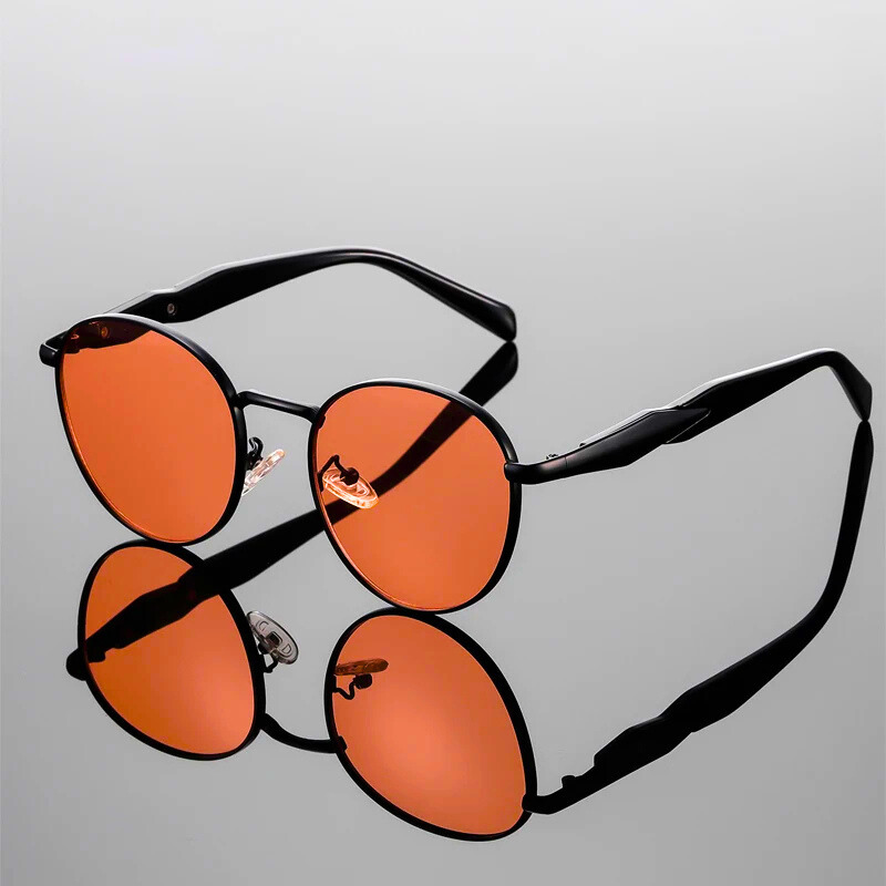 Fashionable rounded metallic sunglasses for men & women, featuring crucial UV400 sun protection.