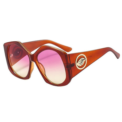Versatile sharp rhombus sunglasses, fashion-forward unisex eyewear. Trendy accessory with bold frames.