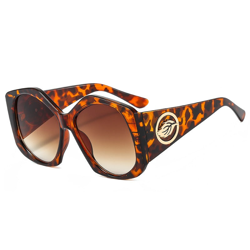 Black sharp rhombus sunglasses, trendy unisex eyewear for a bold fashion statement accessory.