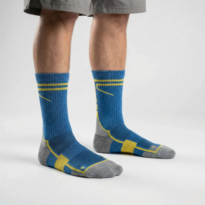 Non-slip cushioned ankle socks, perfect for sports training & running. Unisex athletic gym gear for optimal performance.