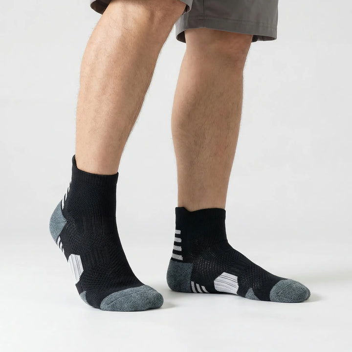 Unisex ankle sports training socks with advanced cushioning & non-slip technology. Essential athletic wear for gym & running.