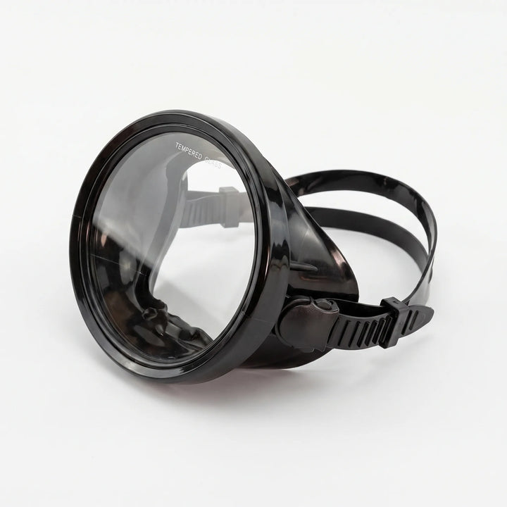Clear view unisex diving mask for snorkeling & water sports. Single-lens design, comfortable swim gear.