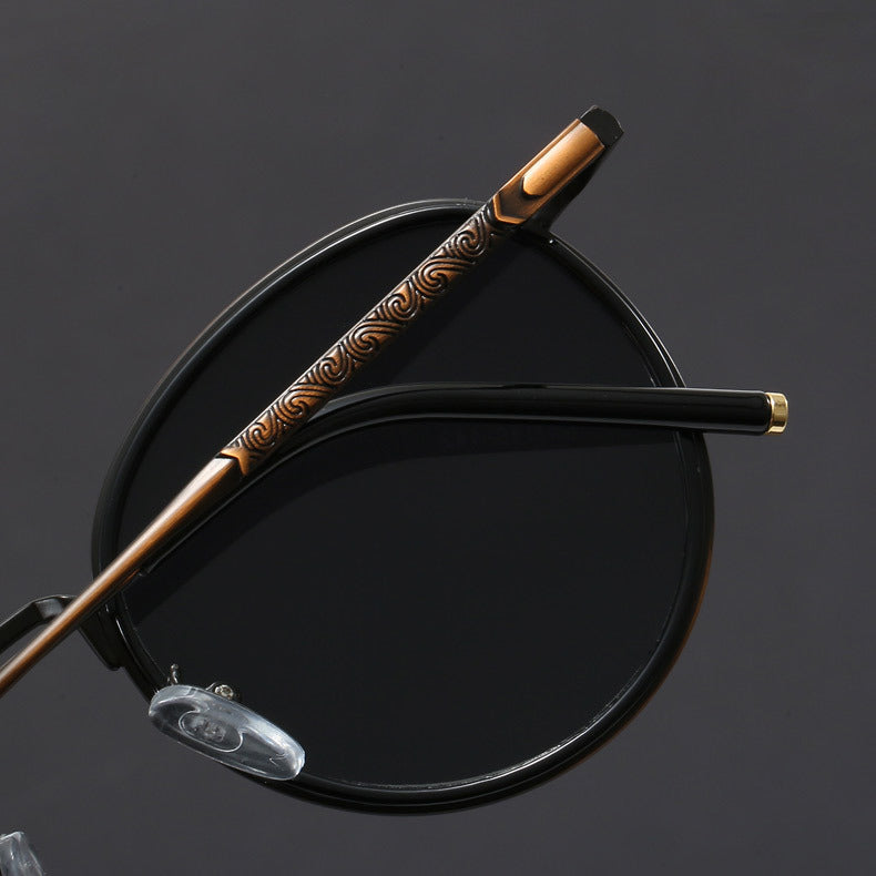 Lightweight aviator sunglasses for men & women. Provides essential UV protection & clear vision.