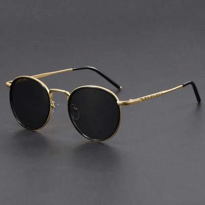 Durable unisex aviator eyewear, perfect for daily wear. Features strong UV protection.
