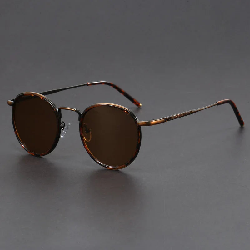 Fashionable aviator shades, suitable for all genders. Offers great anti-glare and UV protection.